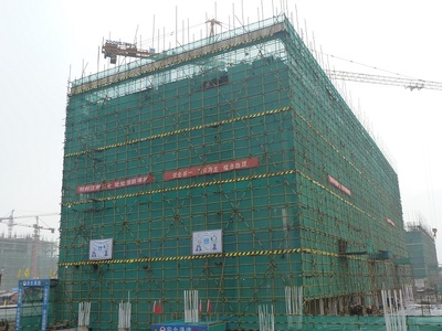 連云港紅巖租賃站批發(fā)供應(yīng)腳手架搭設(shè),鋼管扣件出租,架子管,搭設(shè)腳手架